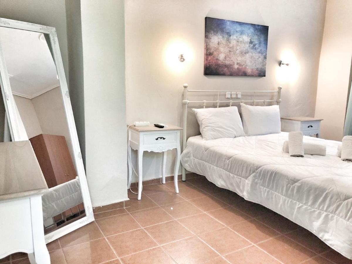Hotel Kastri Garden Apartment Loutra Edipsou  ภายนอก รูปภาพ