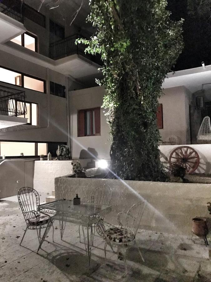 Hotel Kastri Garden Apartment Loutra Edipsou  ภายนอก รูปภาพ
